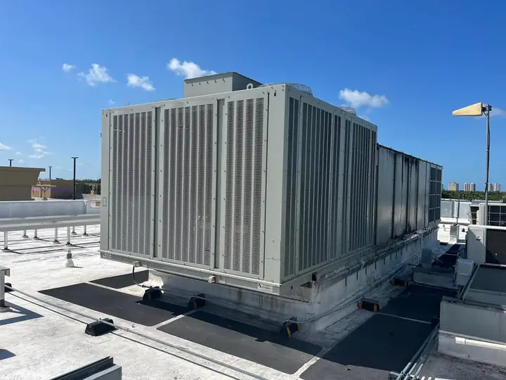 Rooftop air-cooled chiller serviced by Advanced Mechanical