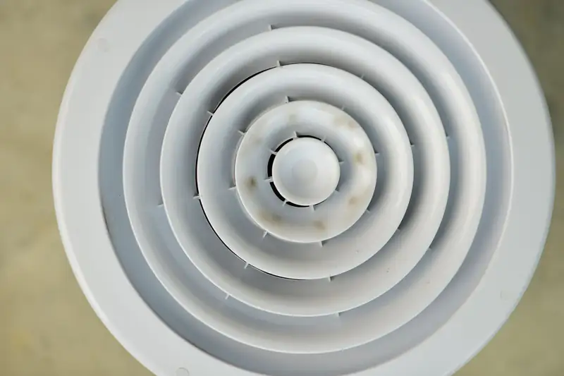 Round ceiling air diffuser